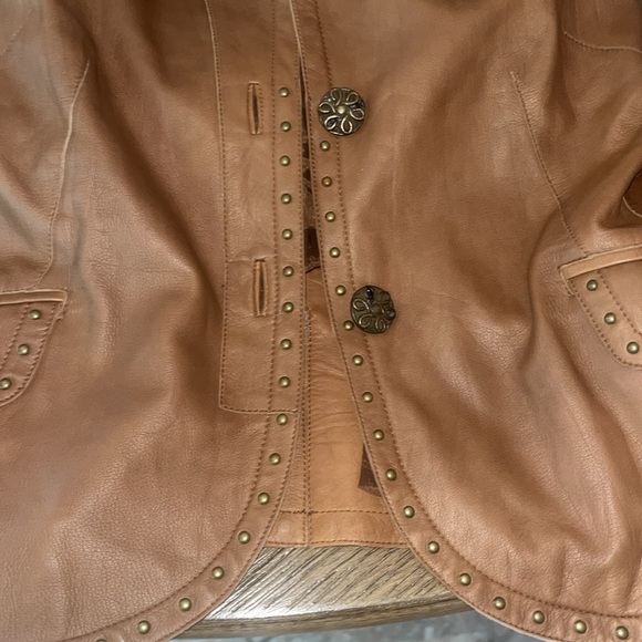 Carlisle Vintage Coffee Brown Studded Leather
Blazer Jacket Size 10 - Picture 9 of 10